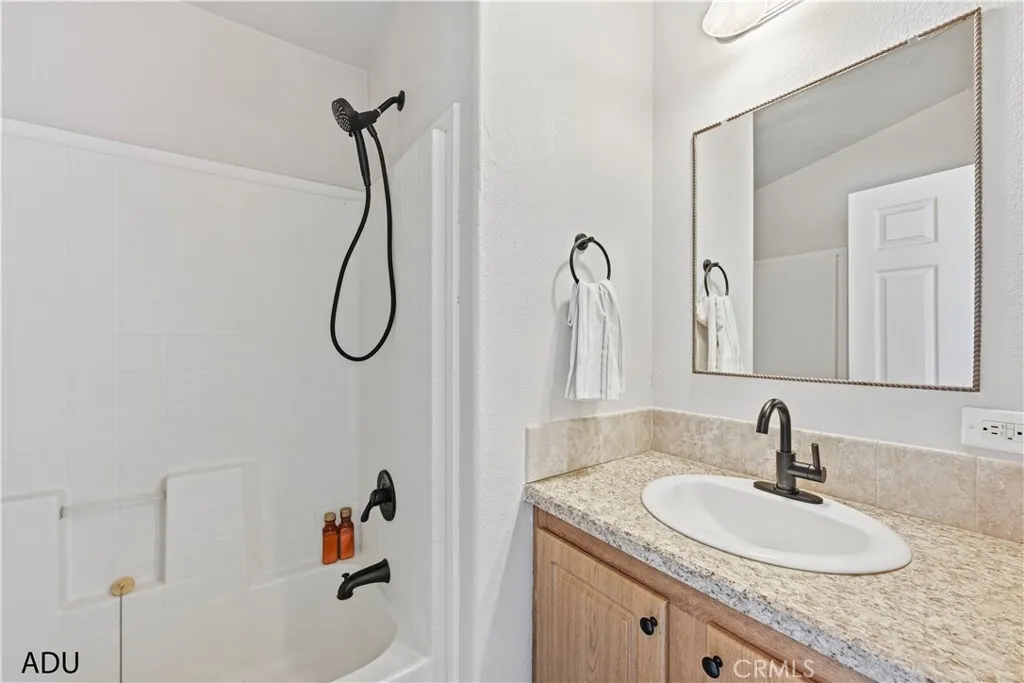 https://cdn.realtyfeed.com/cdn/127/306716650/6da9ba20becc3d51d8bc5e6671dd2c70.webp