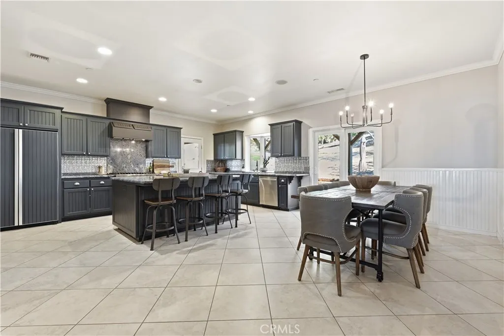 https://cdn.realtyfeed.com/cdn/127/306716650/97ec0104ca745f689cf27229590b520c.webp