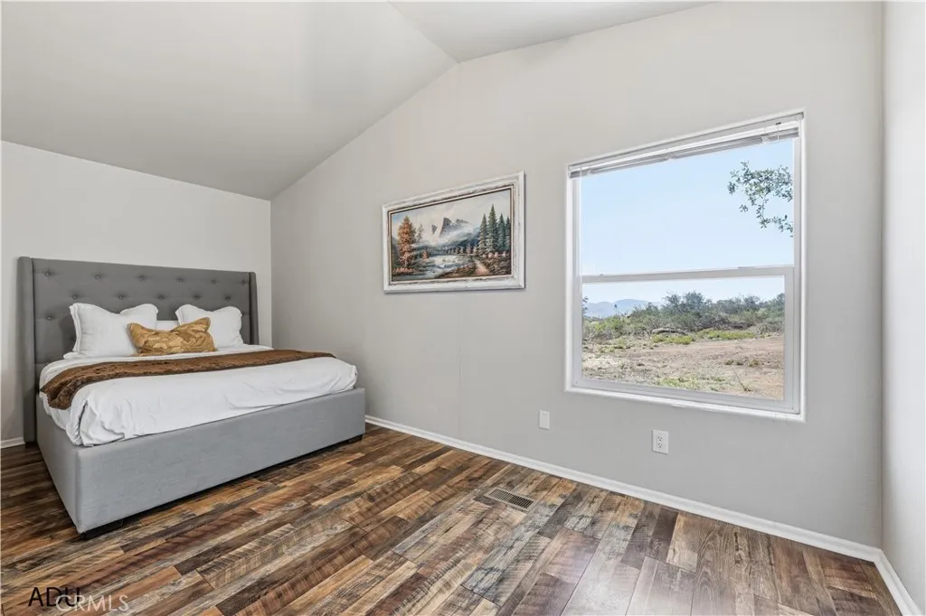 https://cdn.realtyfeed.com/cdn/127/306716650/aa71e7c061e80a5bb668261790e8d0b2.webp