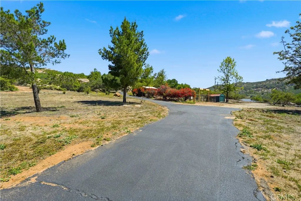 https://cdn.realtyfeed.com/cdn/127/306716650/cc23997fabd58484a43b9c0df8b37cea.webp