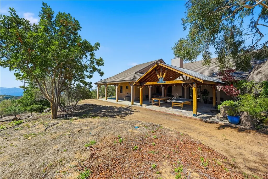 https://cdn.realtyfeed.com/cdn/127/306716650/f286665593df6e916dc09dce515bee1c.webp