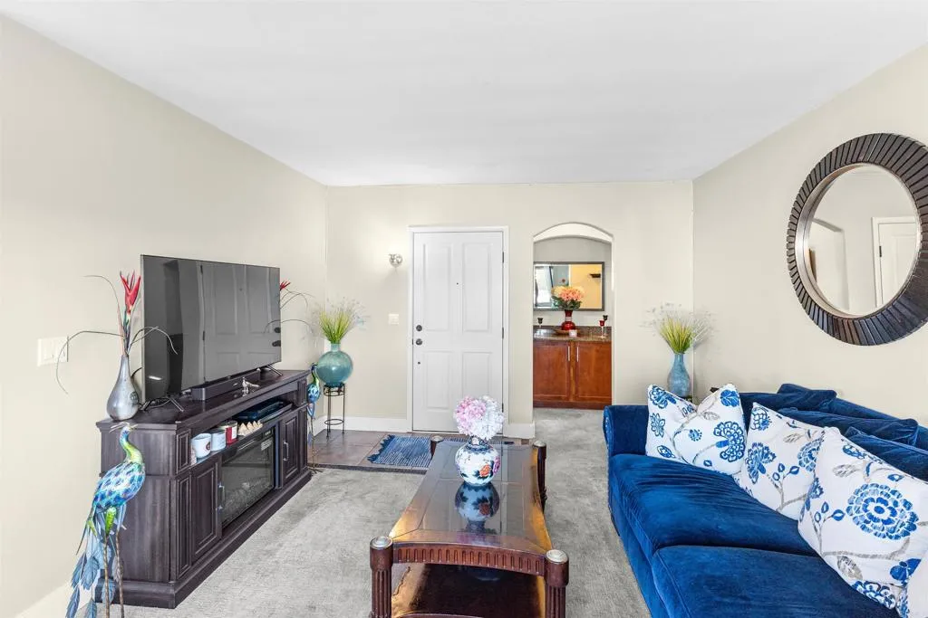 https://cdn.realtyfeed.com/cdn/127/306716766/1939d76f61c15a8c5f1dfc9aa9503728.webp