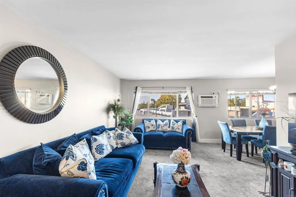 https://cdn.realtyfeed.com/cdn/127/306716766/3339392d0edf8b9af48187203bf1f060.webp