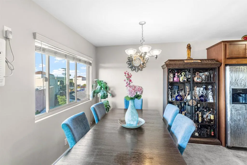 https://cdn.realtyfeed.com/cdn/127/306716766/8db1a669e49ada47baa83f2ba95f5d17.webp