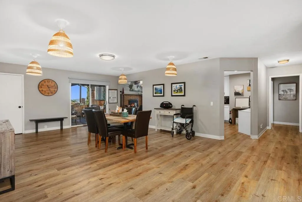 https://cdn.realtyfeed.com/cdn/127/306716768/3d5e374d4ce5293878bcaa1627b22456.webp