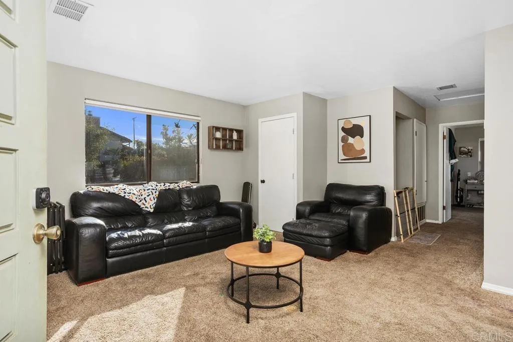 https://cdn.realtyfeed.com/cdn/127/306716768/42b3078e4463d950f19d8f111d8ae5cb.webp