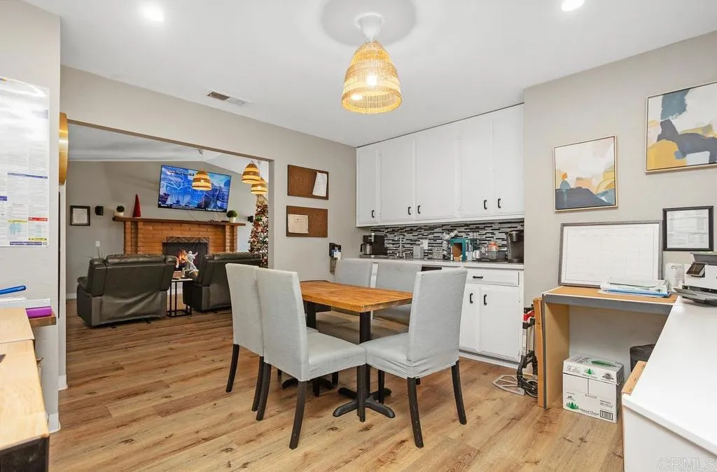 https://cdn.realtyfeed.com/cdn/127/306716768/cd68ee918feaa971b3c5d52e6c86bbac.webp