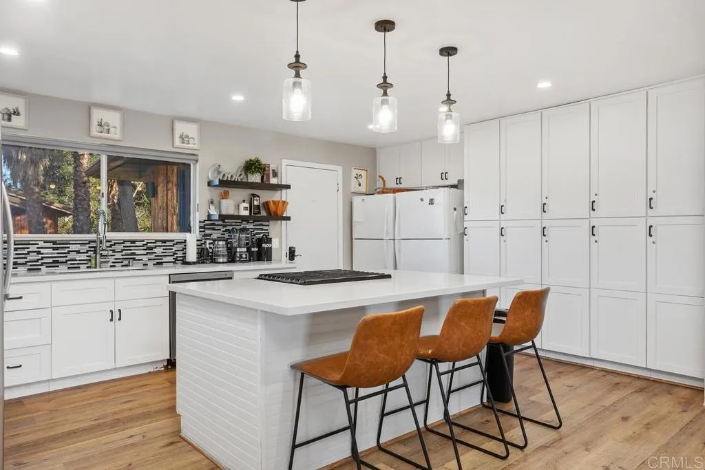 https://cdn.realtyfeed.com/cdn/127/306716768/dcbb8a79b37c49322378cf865c970a4f.webp