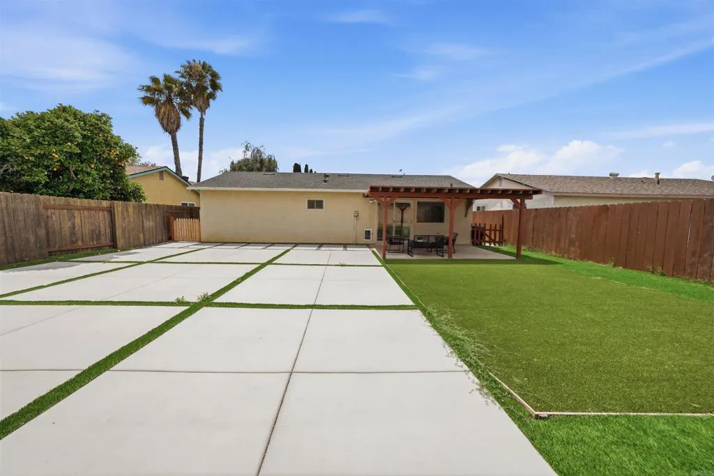https://cdn.realtyfeed.com/cdn/127/306716796/26852779a2eabc3d929412fe787d0100.webp