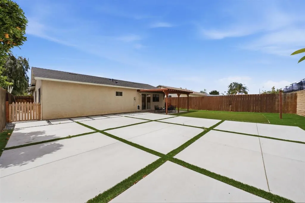 https://cdn.realtyfeed.com/cdn/127/306716796/26a7b714c146a35c7398927623de4f48.webp