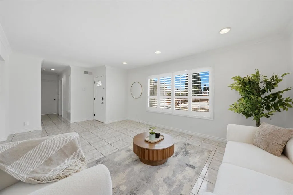 https://cdn.realtyfeed.com/cdn/127/306716796/96f0cb2aa504e1ac51eb3bcf3d5b7f89.webp