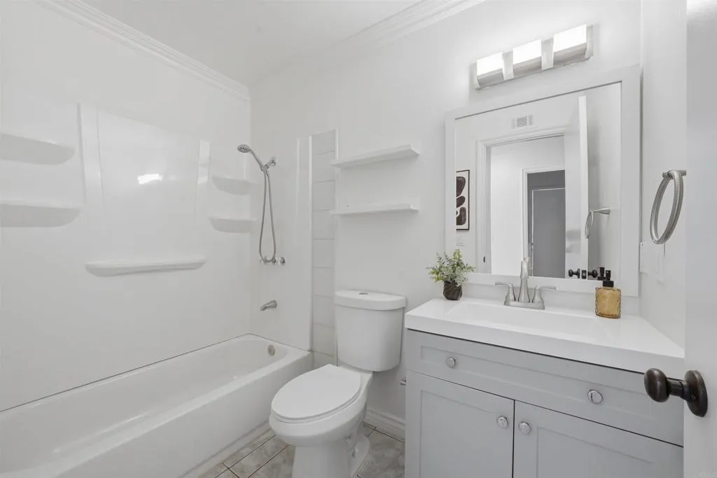 https://cdn.realtyfeed.com/cdn/127/306716796/f30bb0dc9ea7377bdf7e61dbef5d626b.webp