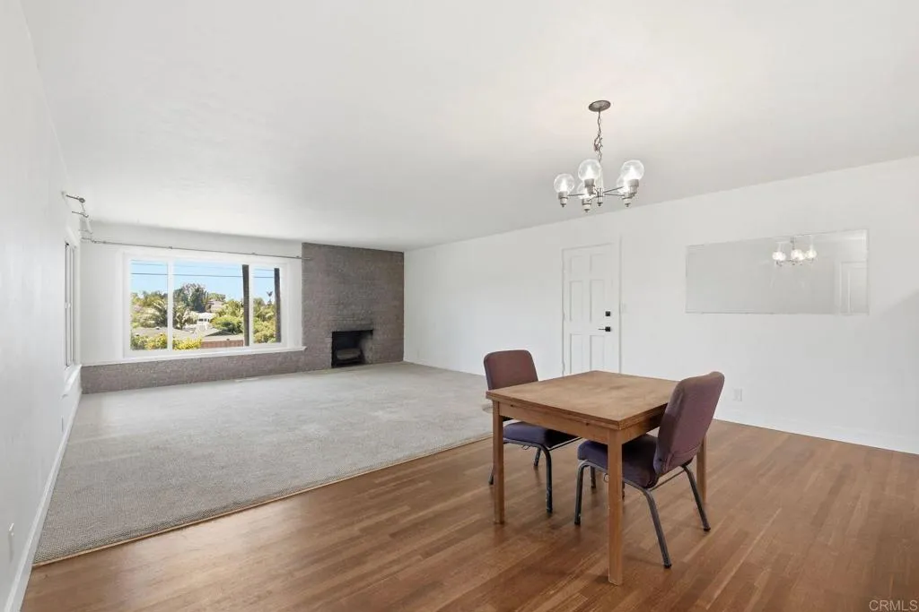 https://cdn.realtyfeed.com/cdn/127/306716822/031dbffc8713ac48fd99a19e2784729f.webp