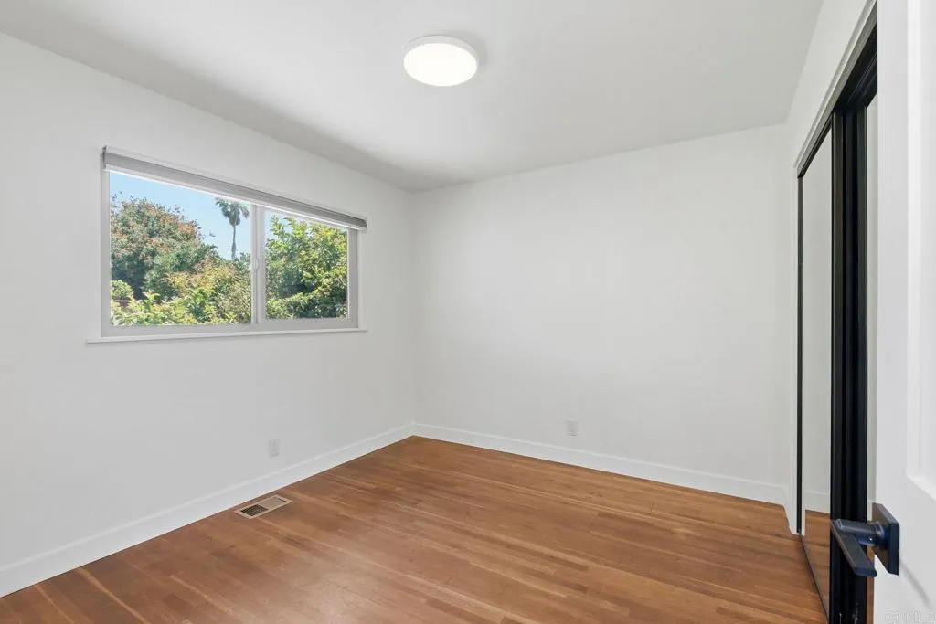 https://cdn.realtyfeed.com/cdn/127/306716822/92fef02c69e39e2da67fed96fb87cbf3.webp