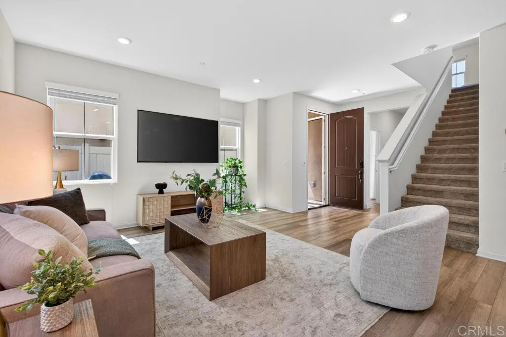 https://cdn.realtyfeed.com/cdn/127/306716827/472d74e739fb7af28f4fe642b2b31692.webp