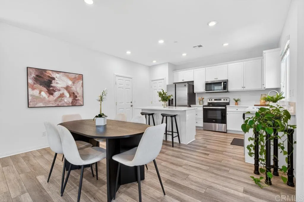 https://cdn.realtyfeed.com/cdn/127/306716827/ae1edacb24c19899cb6ded0c7290e648.webp