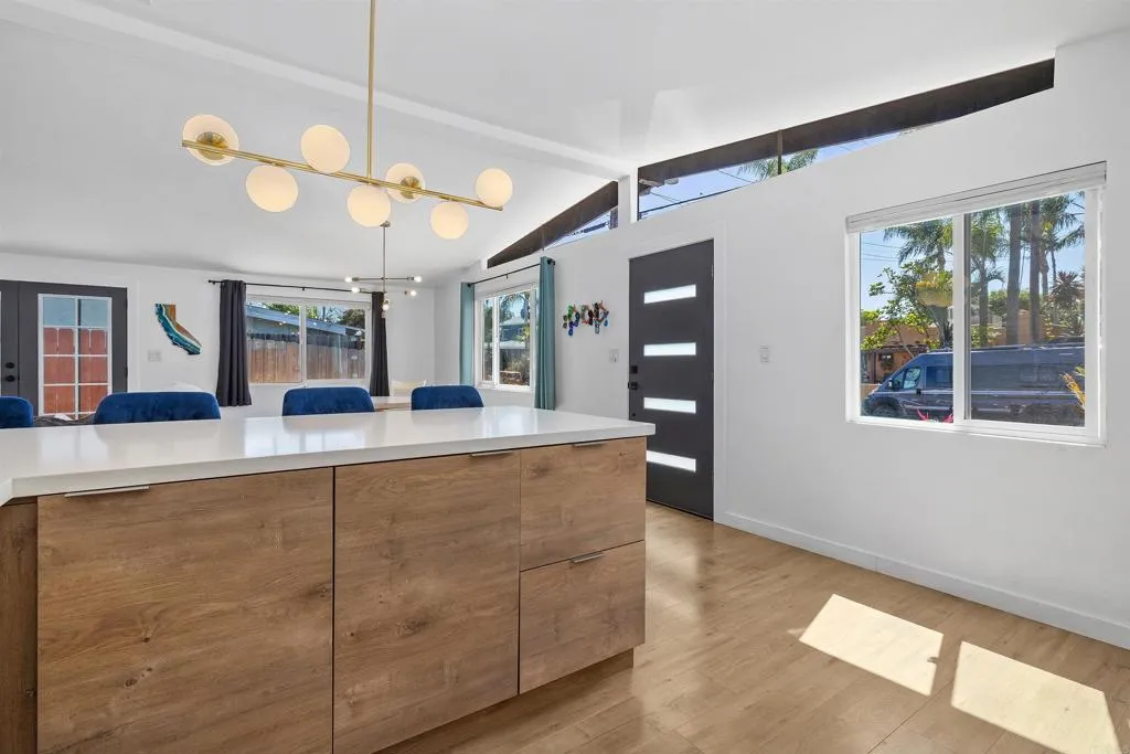 https://cdn.realtyfeed.com/cdn/127/306716828/43abae2f29034e9799aa01bf8d4926e0.webp