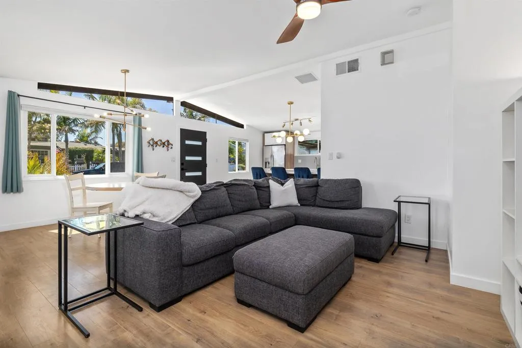 https://cdn.realtyfeed.com/cdn/127/306716828/91e2ac224ca56d085d44f513b628af58.webp