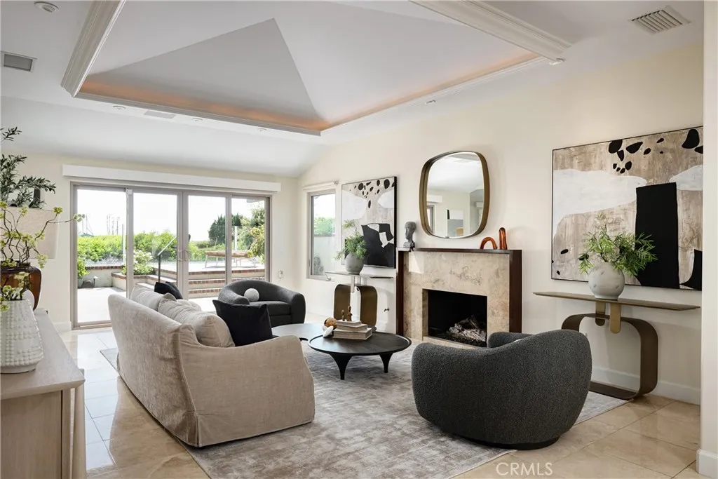 Corona Del Mar, CA 92625