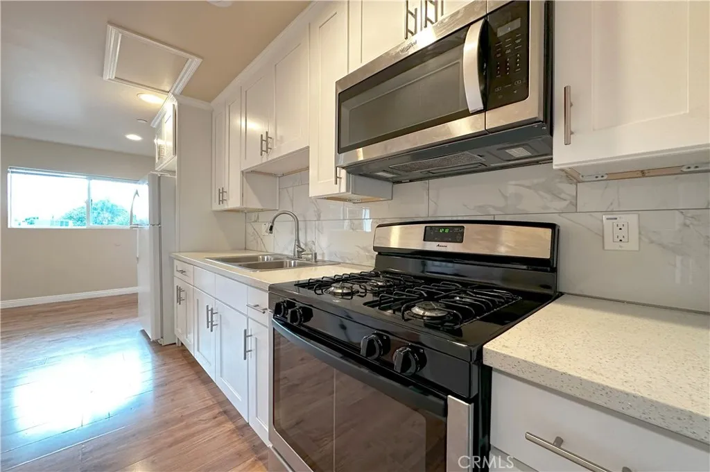 17134 Saticoy Street, Lake Balboa, CA 91406 - Photo 5 of 12, Lake Balboa, CA