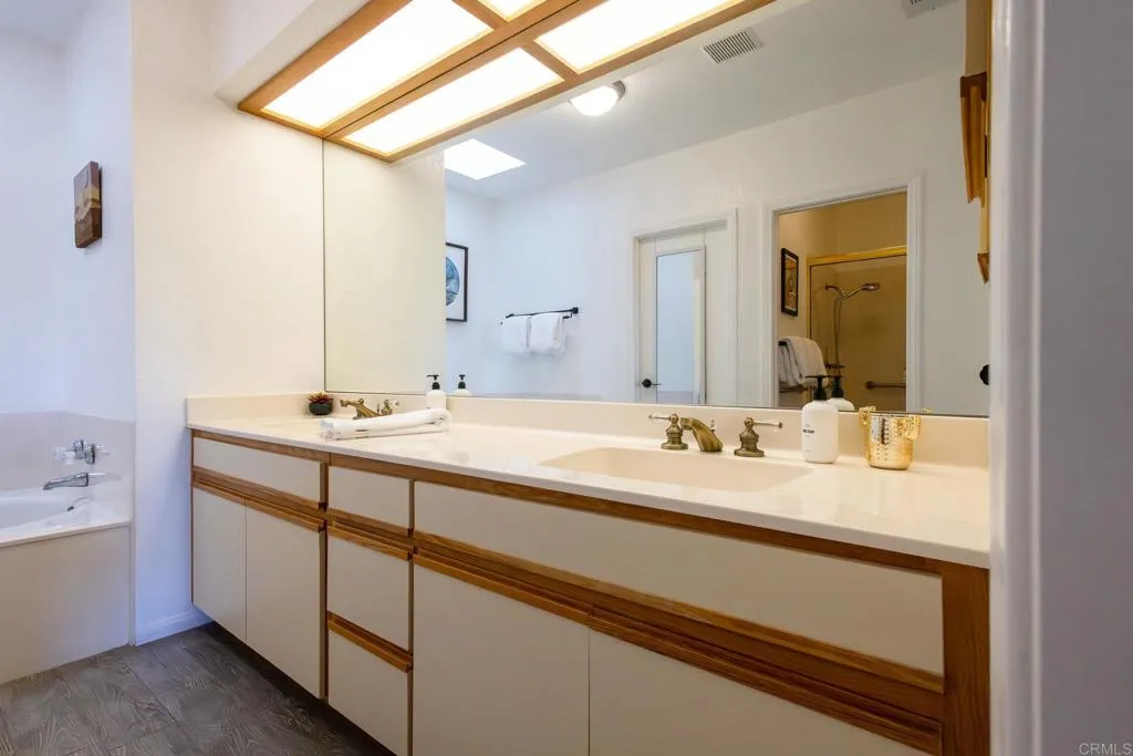 https://cdn.realtyfeed.com/cdn/127/306716916/855941abe1e36b00c513874724dee3f0.webp