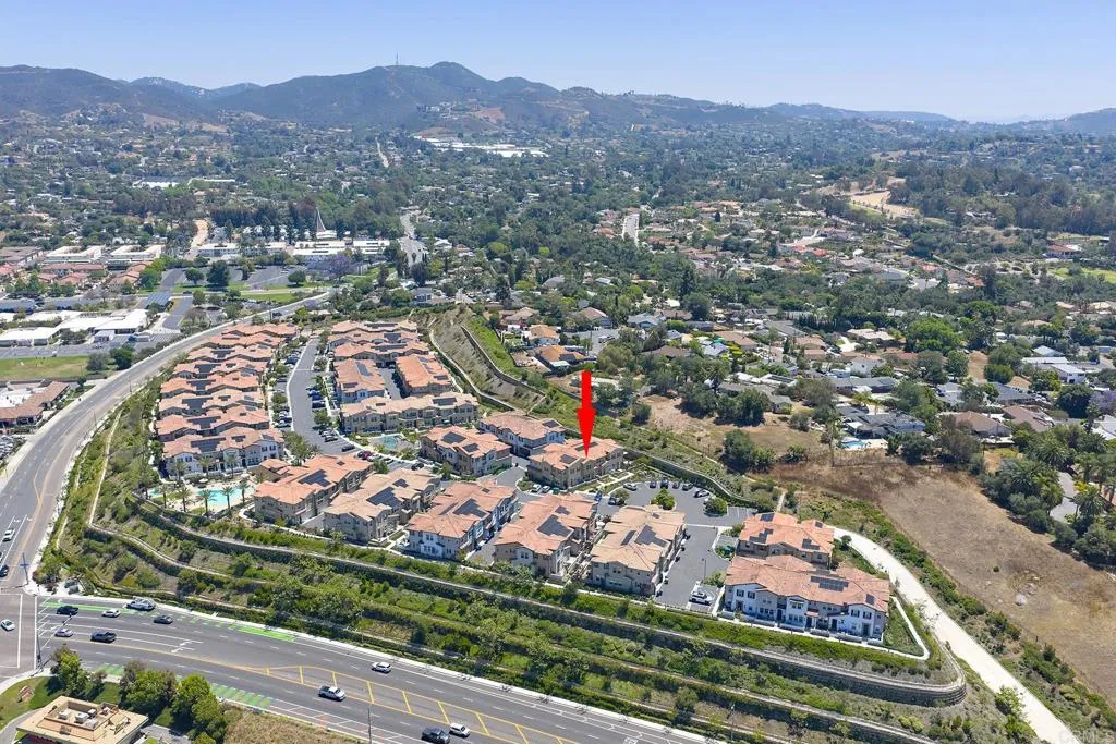 https://cdn.realtyfeed.com/cdn/127/306716921/05cec184a80d6c4436a6e36a745c86ab.webp