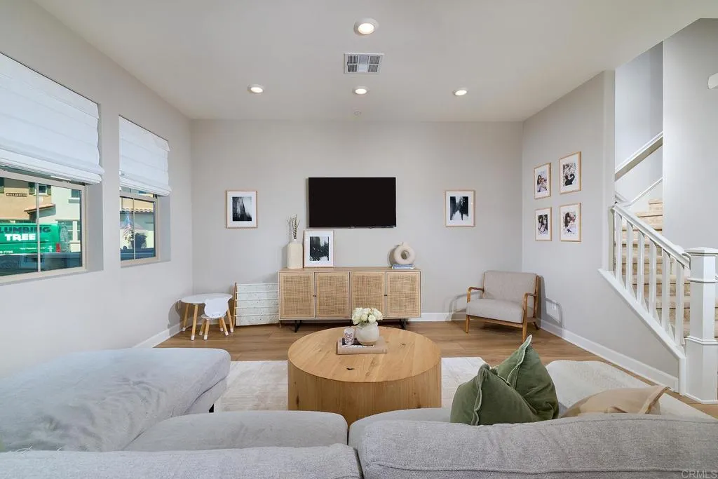 https://cdn.realtyfeed.com/cdn/127/306716921/55fb47a02265c1470489b780638e4ca8.webp