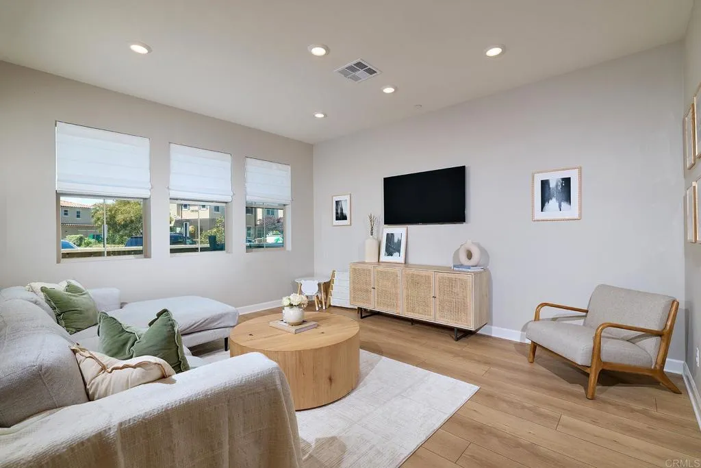 https://cdn.realtyfeed.com/cdn/127/306716921/7dc0125664693544218c789c554c1a45.webp