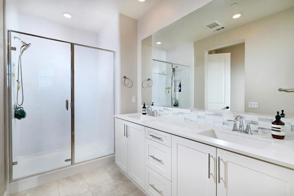 https://cdn.realtyfeed.com/cdn/127/306716921/961734e54f02f81182d2dd26e4eff234.webp