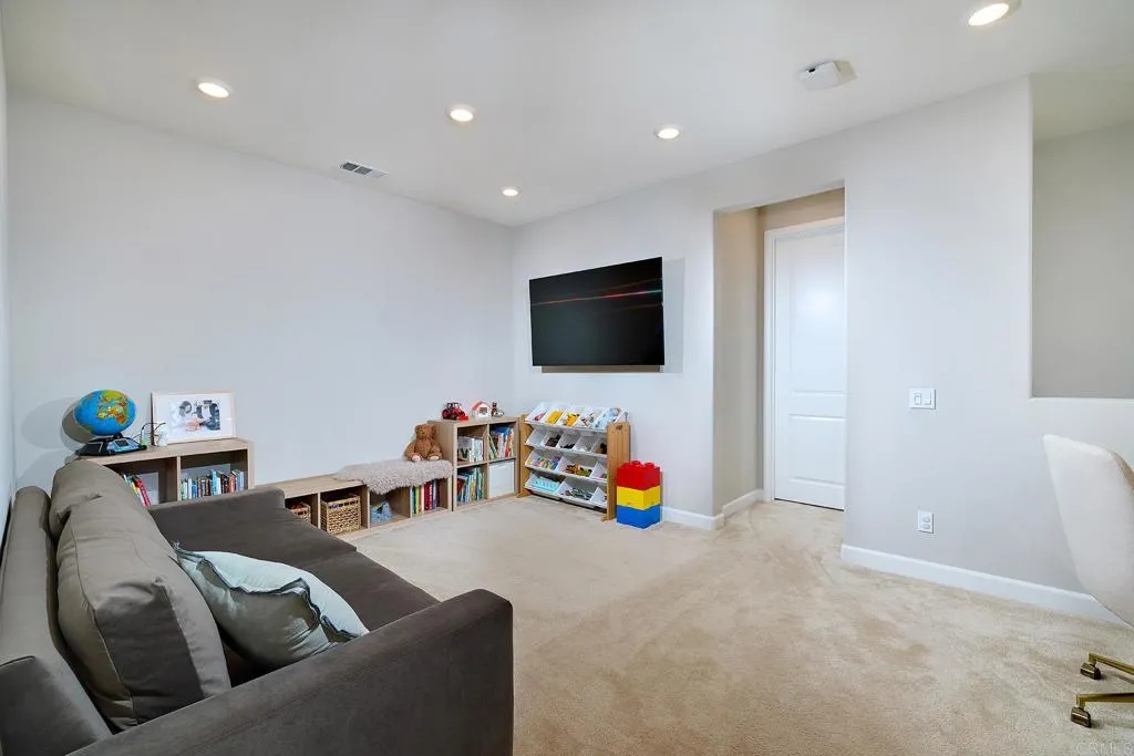 https://cdn.realtyfeed.com/cdn/127/306716921/b2338779ad3c98ac555aff34d6978aa3.webp