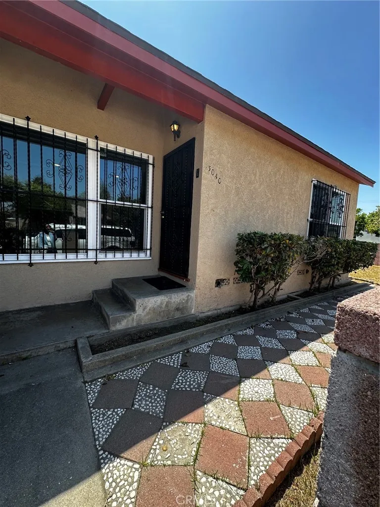 3040 Seminole, South Gate, CA 90280