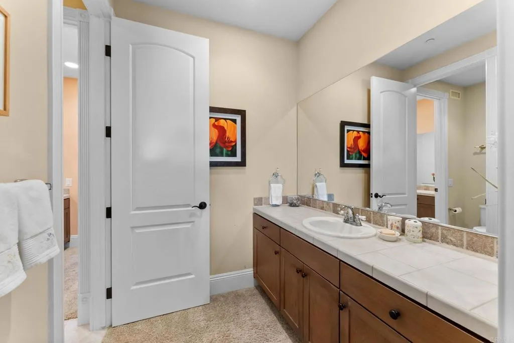 https://cdn.realtyfeed.com/cdn/127/306716974/6cd8abb78631d30ede786a9c55a2c4df.webp