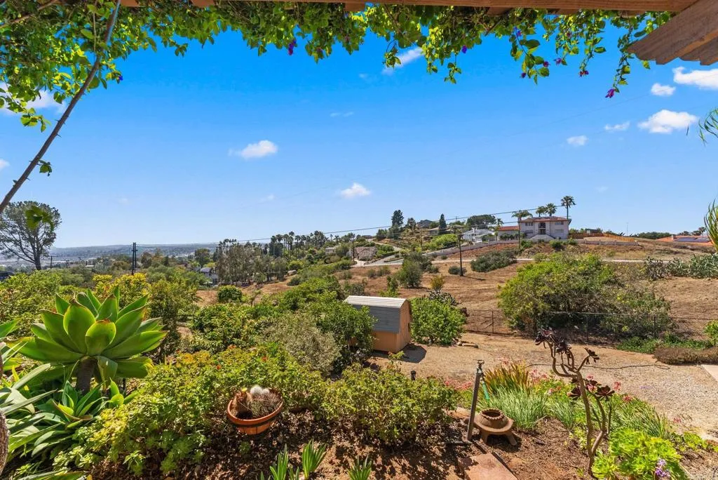https://cdn.realtyfeed.com/cdn/127/306716974/714038350295e8ebb916abbfdafeb646.webp