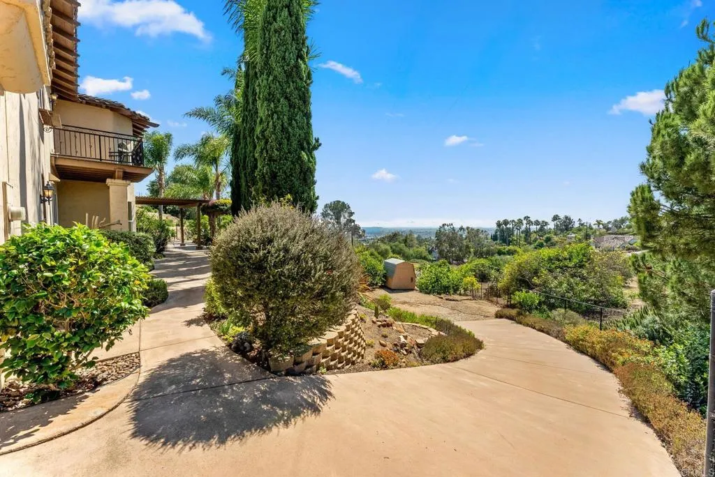 https://cdn.realtyfeed.com/cdn/127/306716974/a75468a747df600fd554cad8ba44faf8.webp