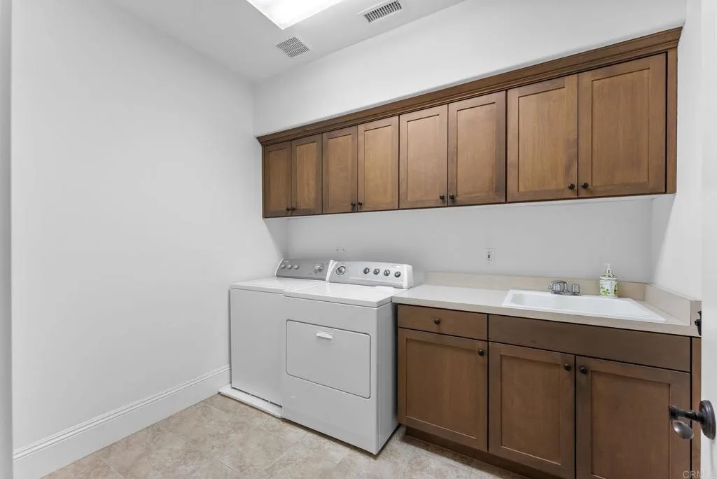 https://cdn.realtyfeed.com/cdn/127/306716974/d534f8484a2c96ea05df8734ac5eb047.webp