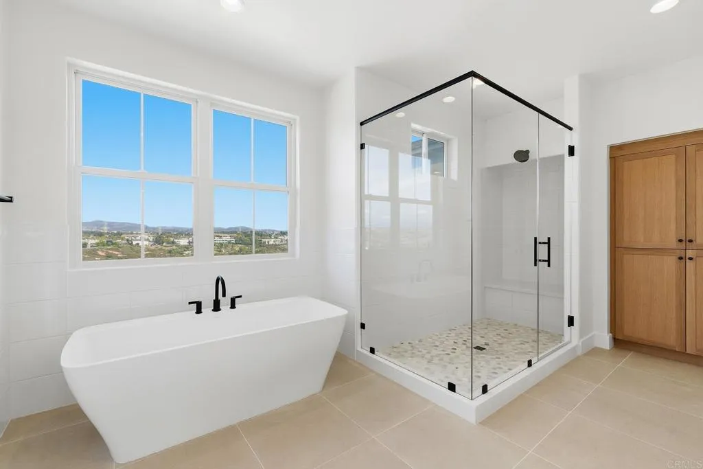https://cdn.realtyfeed.com/cdn/127/306717009/19dc850bb32b3c250effde5c34a4722d.webp