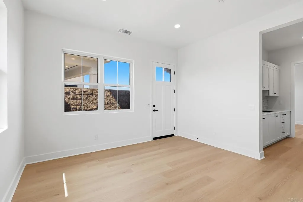 https://cdn.realtyfeed.com/cdn/127/306717009/48fdd3072087f4ce2ee15c264851bf91.webp