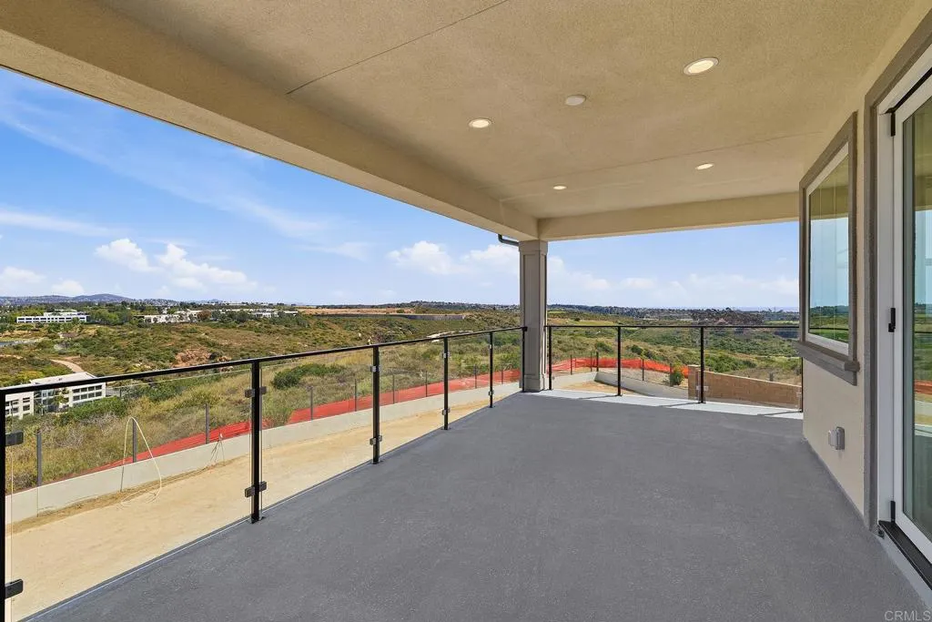 https://cdn.realtyfeed.com/cdn/127/306717009/52c1f32618f5ed225af03cb6474b1900.webp