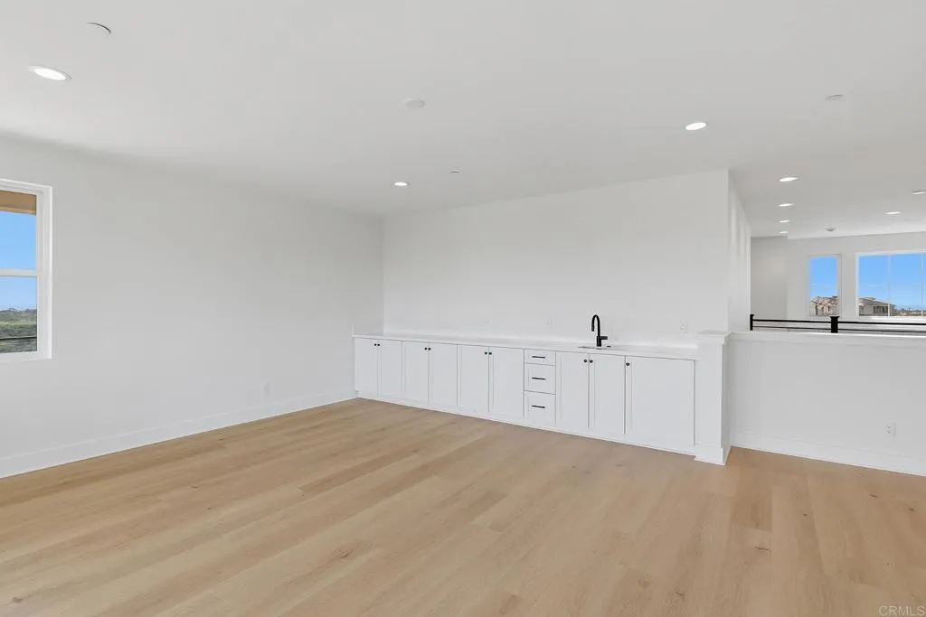 https://cdn.realtyfeed.com/cdn/127/306717009/81cf33b2bcec0abd4e450382b1416e7e.webp
