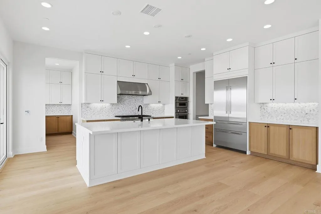 https://cdn.realtyfeed.com/cdn/127/306717009/9e5f94fa35a8926609bc70b3df088f7b.webp