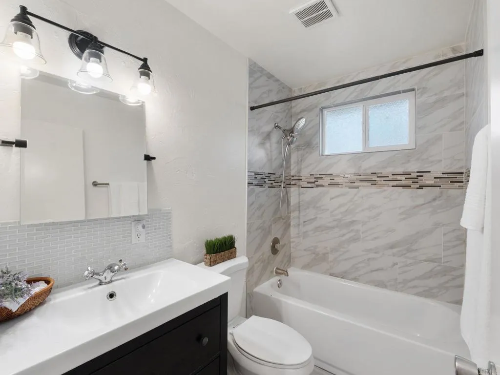 https://cdn.realtyfeed.com/cdn/127/306717084/61780a7c96cde007875438193f3e617d.webp