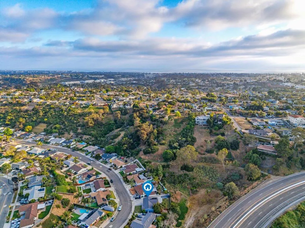 https://cdn.realtyfeed.com/cdn/127/306717084/8a7f9328182a78c7111f1f3ac3cea8ff.webp