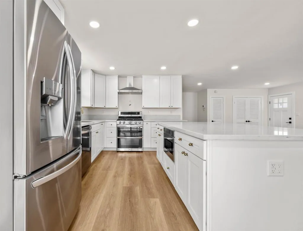 https://cdn.realtyfeed.com/cdn/127/306717092/346601667eb7a816c1536a20517f0a3d.webp
