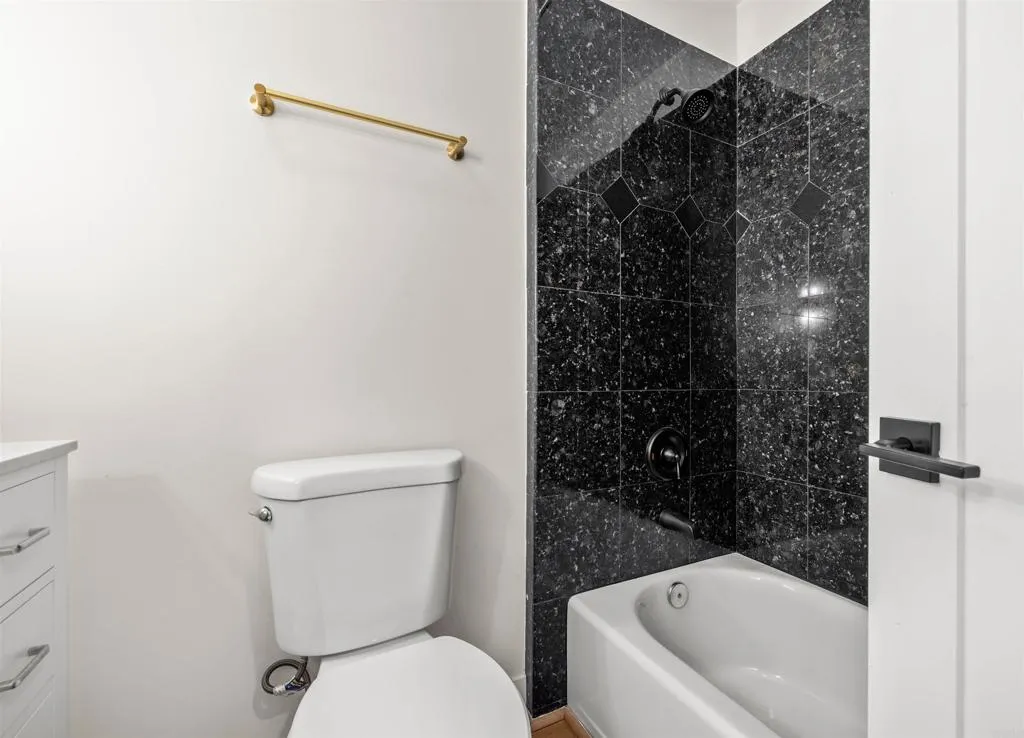 https://cdn.realtyfeed.com/cdn/127/306717092/6f4e6217f33bb80d4f15a5005bbaf76a.webp