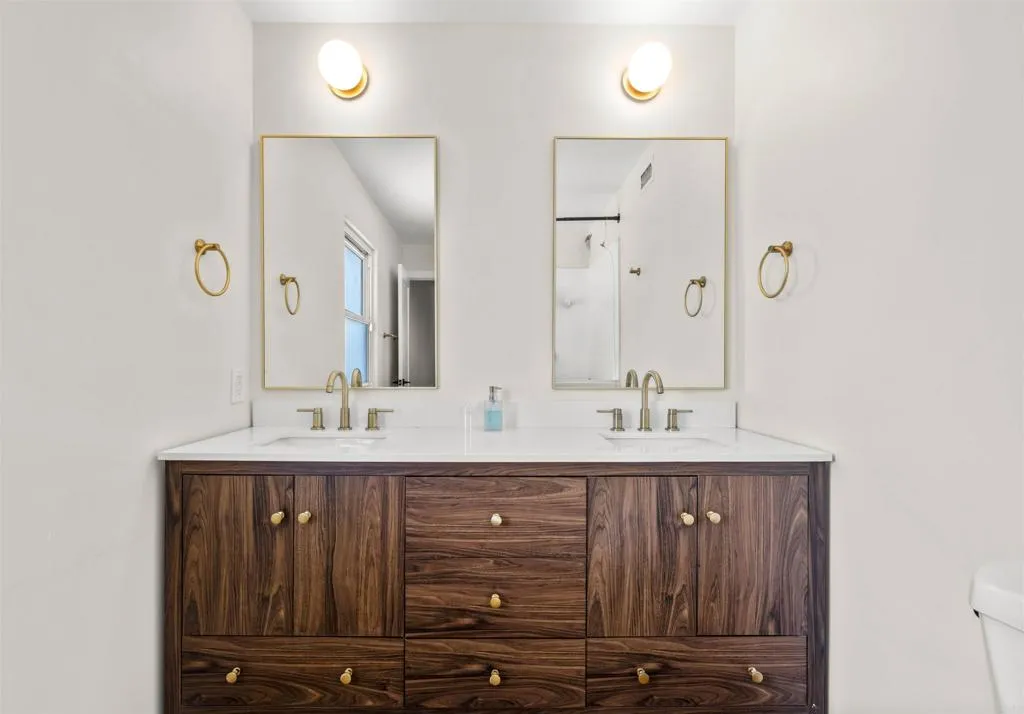 https://cdn.realtyfeed.com/cdn/127/306717092/8b72dde8dddf02810b4fd72a9d608d32.webp