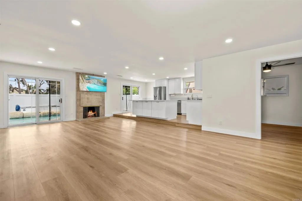 https://cdn.realtyfeed.com/cdn/127/306717092/95c6fcf133fd047247cb0a84c553484b.webp