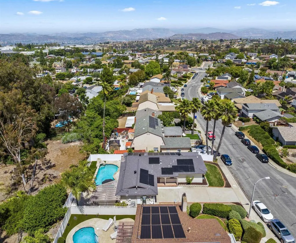 https://cdn.realtyfeed.com/cdn/127/306717092/a8afb2aaa536a0c0979f6d87d84bd1f3.webp