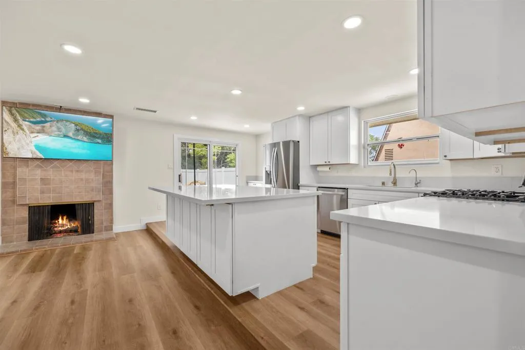 https://cdn.realtyfeed.com/cdn/127/306717092/f8b450620b7c00b1d58624dd8faf0196.webp
