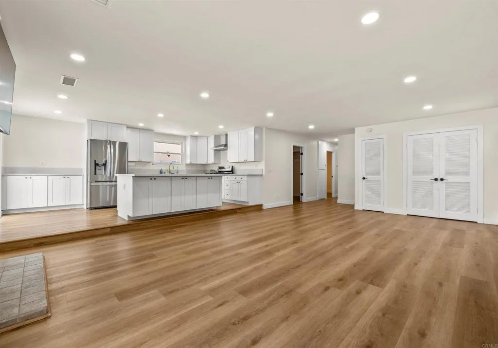 https://cdn.realtyfeed.com/cdn/127/306717092/fbee0d9e78e69e738c0e42bf2597945f.webp