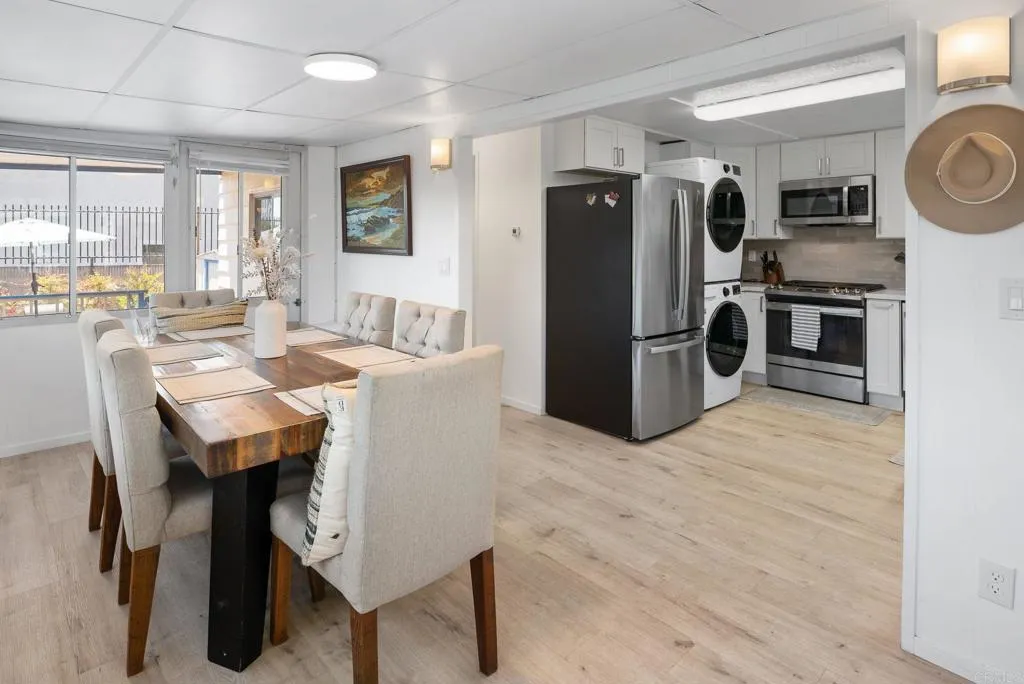 https://cdn.realtyfeed.com/cdn/127/306717157/82838cd77373217e72d300d4669672fb.webp